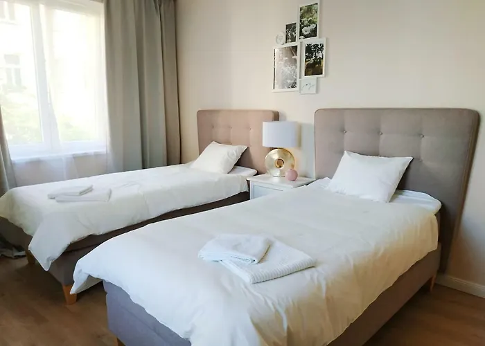 Two-Bedroom Apartment 'Taupe' *